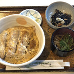 Shiyou Getsuan - かつ丼（税込850円）