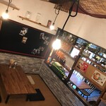 麺AKIBA - 座敷利用二名様テーブル1、四名様テーブル2、貸切12名様まで。