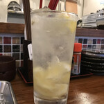 串焼キ カメチヨ・シャルボン - 生レモンサワー