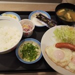 Matsuya - ソーセージエッグW定食(460円)