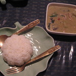 鶏肉のグリーンカレー（680円）