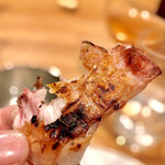 ラ・トォルトゥーガ - フランス産うさぎ もも肉と胸肉の炭火焼 リフト