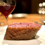 ラ・トォルトゥーガ - フランス シャラン産鴨バトーのロティとジュスタン デュトレーヴ    レ トゥール