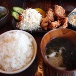 飯処 ふぉす。 - 麦風鶏の唐揚げ定食