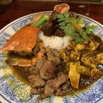 大衆中遊華食堂 八戒 - 三種盛り（全部のせ）カリィ（￥1600）・魯肉トッピング（￥300）