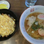 玉山食堂 - カツ丼とミニ中華そば。1,150円