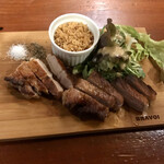 パブリックハウス ブラボー! - 豚肩ロースグリル(120g)(税別750円)