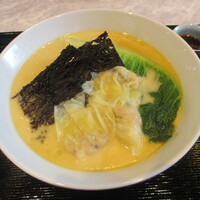 中国意境菜 白燕 - 魚介スープワンタン麺