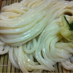 きまい - ツヤツヤの自家製麺の讃岐うどんは絶品！