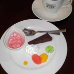 グリルカフェ RIVER ROCK - セットのプチデザートとドリンク