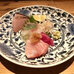 酒井商会 - お造り：寒ブリ、真鯛、鰆