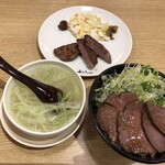 Sendai Tanya Rikyuu - 低温調理のヒレ肉丼と牛たん焼定食