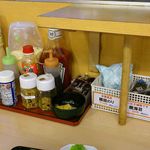 Wagaya No Shokudou - わが家の食堂 葛西店 ご飯受取場所の調味料類