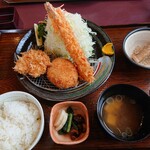 Shokusaishimbou - ミックスフライ定食(おふくろコロッケ・ヒレかつ・エビフライ)