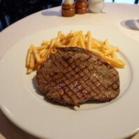 ヌガ - ステーキランチ（税込み１９８０円）