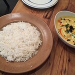 グルガオン - バスマティライスと海老のガーリックレモンバターカレー