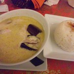 Bali Cafe PUTRI - 豆腐とテンペと無農薬野菜のグリーンカレー（みたいな名前）