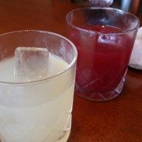 銀座アスター 新宿賓館  - レモンのお酒と苺とブルーベリーのお酒