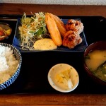 イチマル定食堂 - 日替り　エビカツと唐揚げの定食