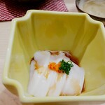 日本橋蛎殻町 すぎた - 素晴らしく綺麗な旨み。河豚よりも、こちらの真鯛の白子が好きです。