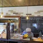 ポムミエル - コッペパンに挟んでマス