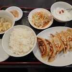 青山餃子房 - 大焼き餃子セット