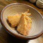 遊酒食堂 宇都宮 - 旬ヾ(๑⃙⃘´ꇴ｀๑⃙⃘)ﾉ
      春のタケノコの土佐煮