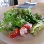 Miite Cafe - シーザーサラダを取り分けた１人分(2020年3月)