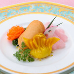 中国料理 翠嵐 - 鮮三種すり身揚ワンタンとチャイニーズピロシキ