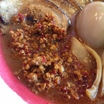 徳島ラーメン人生 - 辛味ひき肉が味に深みを増します