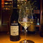 アルジャーノン シンフォニア - マンサニーリャ・パサダ「ルスタウ」。マンサニージャより熟成期間が長く、美しい小麦色を呈する