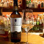 アルジャーノン シンフォニア - マンサニーリャ「デリシオサ」。海の近くで醸され、ほんのり林檎・カモミールのニュアンスを持つ