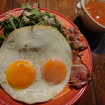 ルーエプラッツ ツオップ - 目玉焼き　ミネストローネ