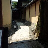 モトイ - 少し曲がった道が、素敵です。
