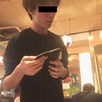 Yakitori Nishidaba Sayama Gaoka Ten - 接客担当のお兄さん、とても感じがイイです。