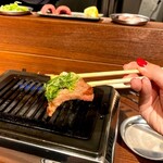 カウンター焼肉 ふかみ - 厚切りタン　いただきます