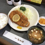 とんかつみた村 - 料理写真:とんかつ定食