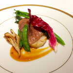 ミスジは薄切りだが、脂が乗って堂々の存在感。メインの前に、食欲を増進する役目を果たす