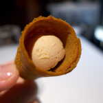 レスト ケイ ヤマウチ - 内側は濃厚なフォアグラ＆柿ジャム。フォアグラとフルーツの相性は間違いない