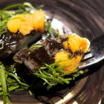 レスト ケイ ヤマウチ - イカの白い肌が露わに。イカスミの旨味が強調され、非常に濃厚。胡麻油の香りも感じる