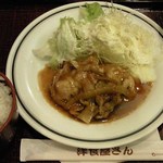 Michi No Eki Fuji Gawa Rakuza - 生姜焼き定食（880円）