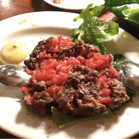 カルネジーオ イースト - 