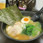 ひだかん家 - 醤油ラーメン670円