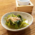 深酒 - 信州安曇野産・葉わさびのおひたし（￥400）。こういうあっさり系が、日本酒に合うんだよなぁ～