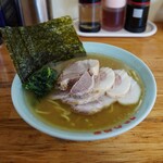 ラーメン六角家 - チャシューメン/麺固め/鶏油多め