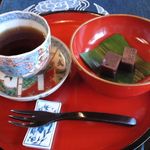 山里菜 - シフォンケーキセットに付いてくるお茶