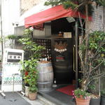 門前仲町の路地裏にあります