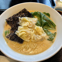 中国意境菜 白燕 - ワンタン麺　鯛のお出汁がとても濃厚でクリーミー　福建省産の海苔がほぐれ風味と味わいが素晴らしいです♪