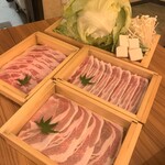 しゃぶしゃぶ・創作料理居酒屋 豚吟 - 