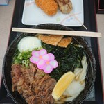 滝音 - まかないぶっかけ(大・冷)、カニクリームコロッケ、シューマイ串